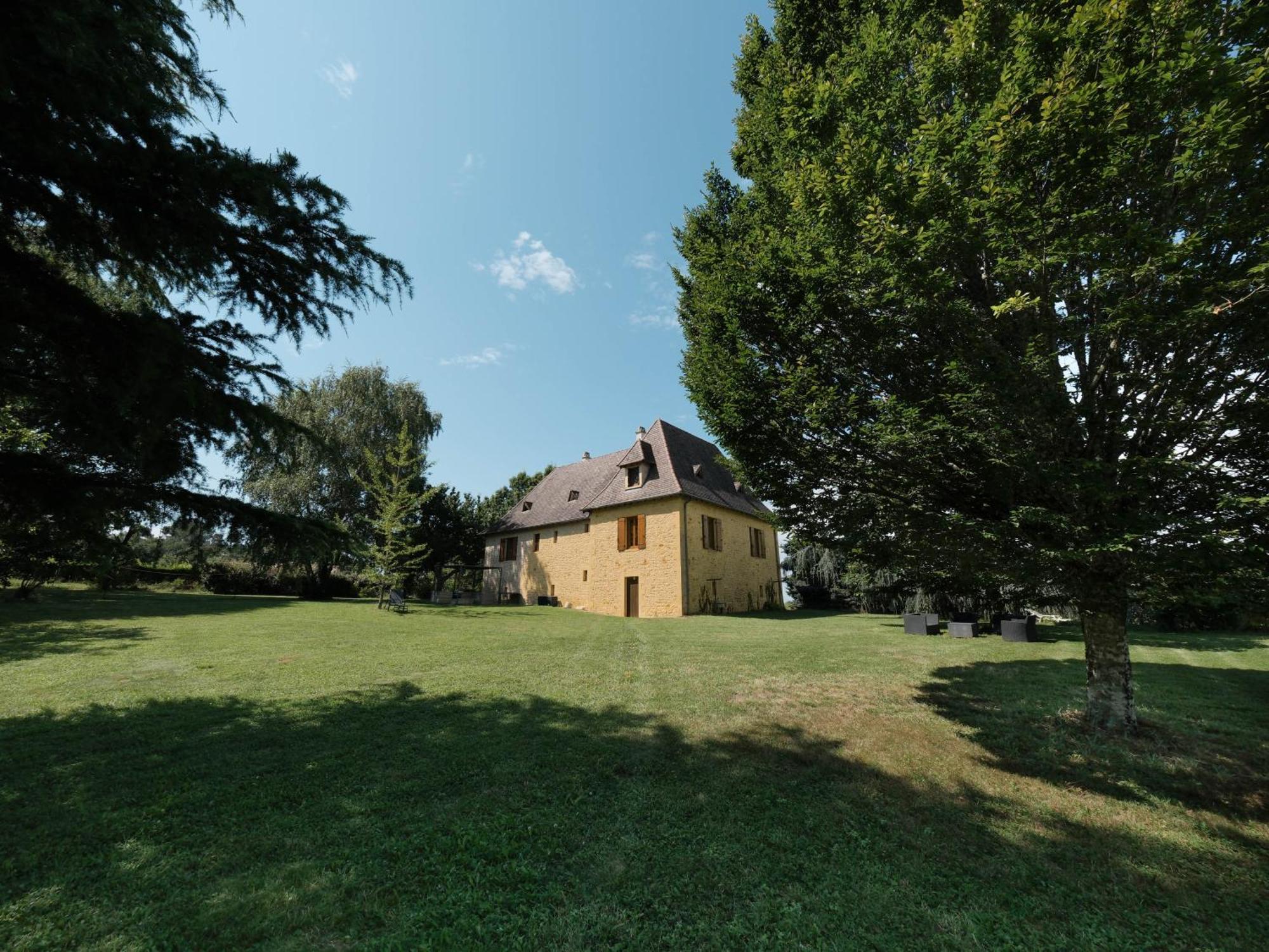 Grande Maison En Perigord A 10 Mn De Sarlat Marquay Exterior foto